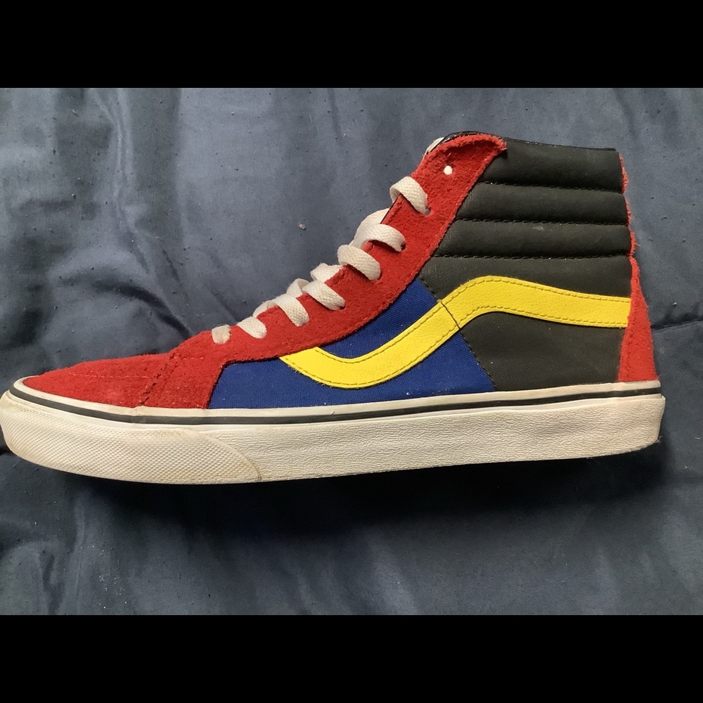 Vans High Top Old Skool Suede.  Size: 9.5